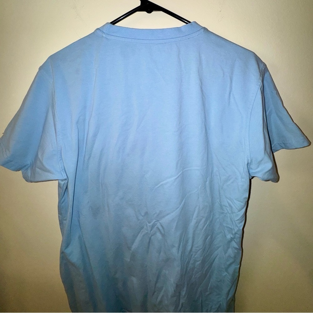 Bleecker & Mercer Vibrant Graphic Light Blue Tee - Picture 9 of 11